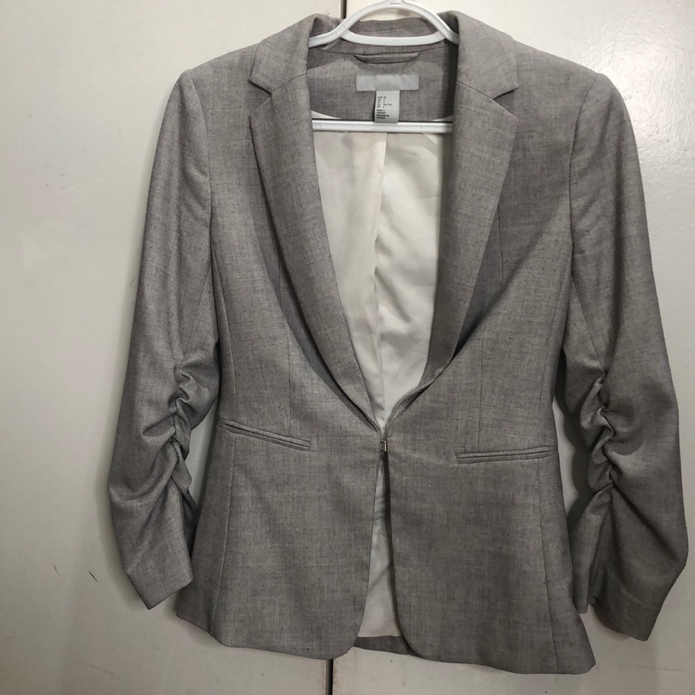 Gray fitted blazer